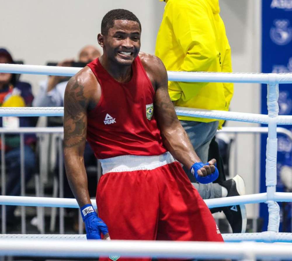 Boxe: Wanderson Oliveira e Wanderley Pereira vão às quartas do Mundial