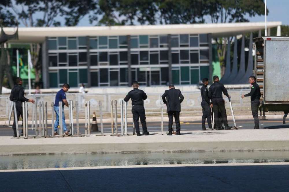 Presidência retira grades do Palácio do Planalto