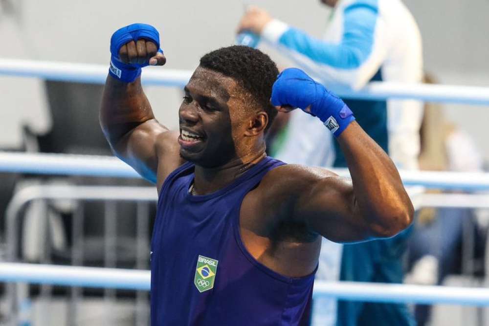 Wanderley Pereira avança à final e Shuga é bronze no Mundial de Boxe