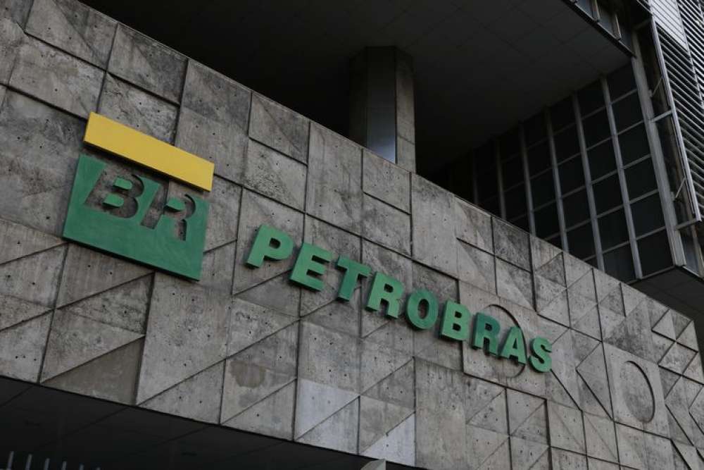 Petrobras reduz preço do querosene de aviação em 5,8%