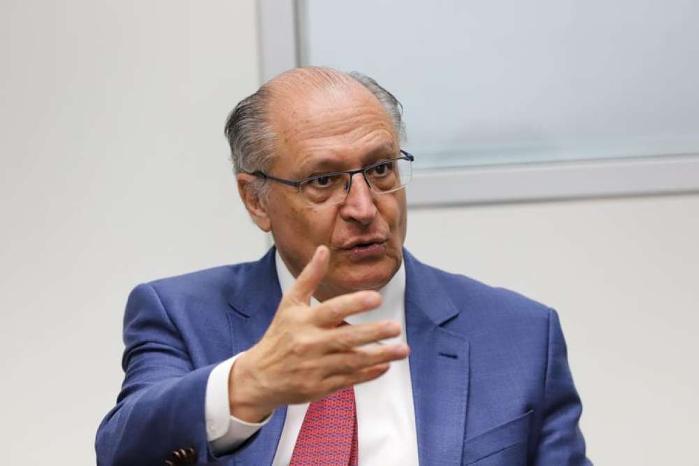 Brasil ficou caro antes de ficar rico, diz Alckmin