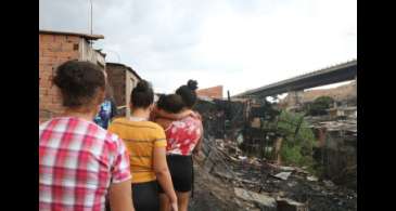 Favelas em áreas valorizadas são mais atingidas por incêndios