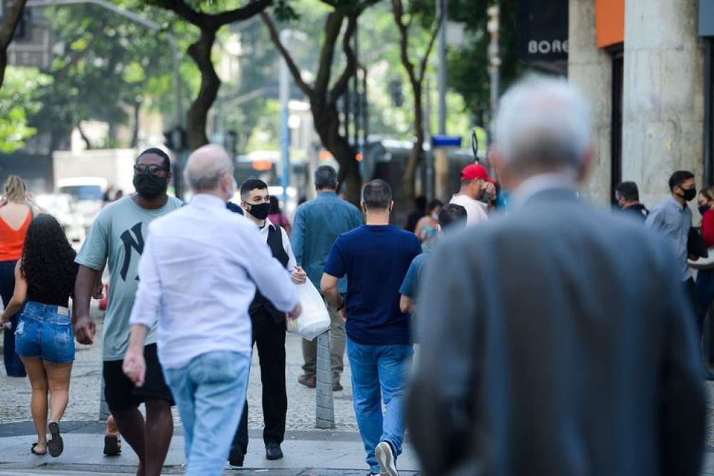 RJ: secretário diz que nova onda de covid-19 pode estar perto do fim