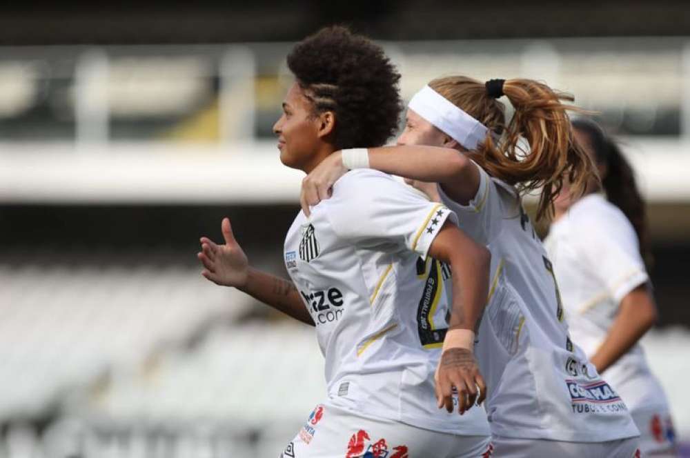 Brasileiro Feminino: Santos bate Atlético-MG e fica perto das quartas