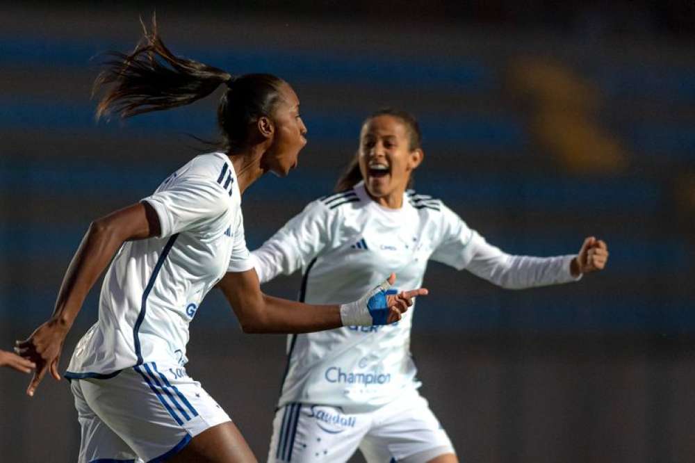 Cruzeiro bate Flamengo por 3 a 1 no Brasileiro Feminino