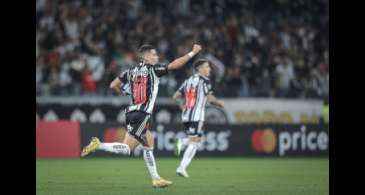 Libertadores: Paulinho decide e Atlético-MG vence para continuar vivo