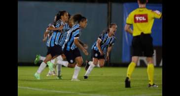 Grêmio bate Inter na abertura da 13ª rodada do Brasileiro Feminino