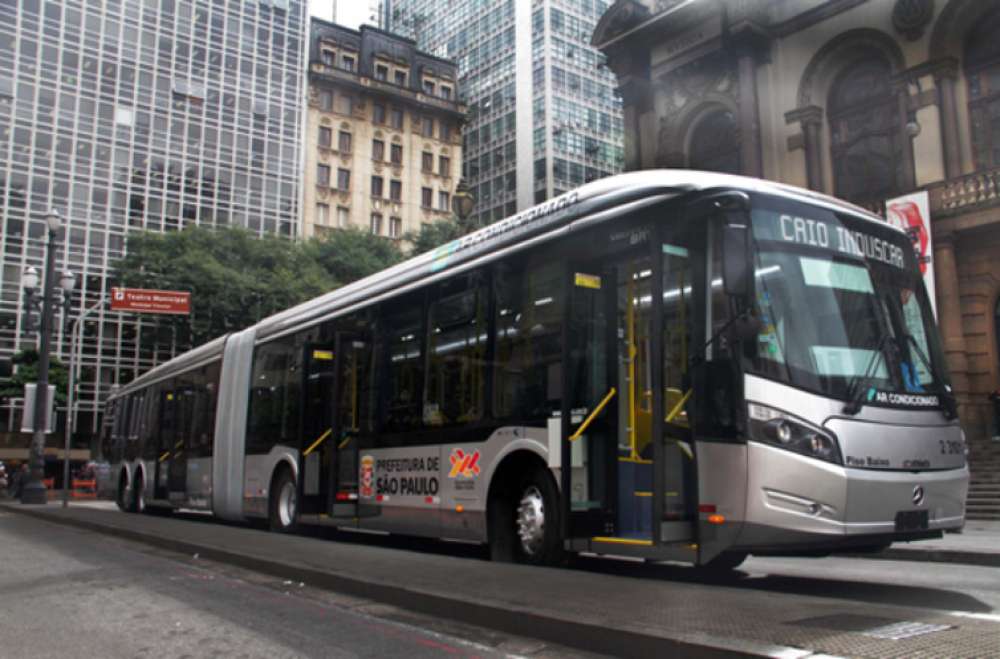 Ação de motoristas e cobradores atrasa saída de ônibus em São Paulo