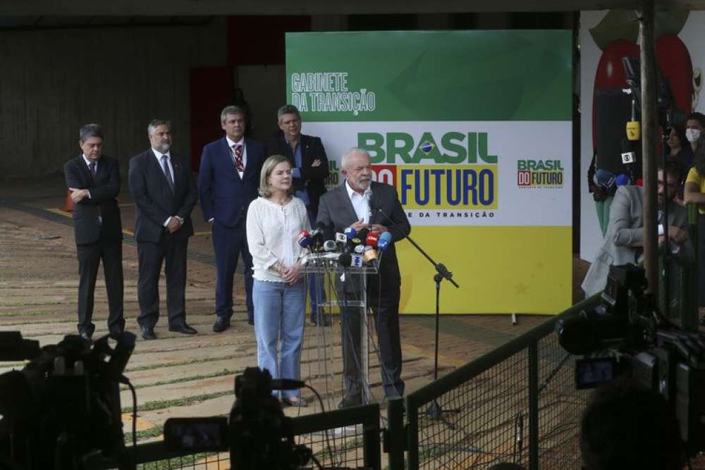 Equipe econômica terá autonomia, mas eu que fui eleito, diz Lula