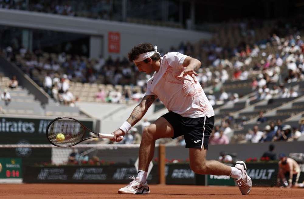 Thiago Wild supera número 2 Medvedev na estreia em Roland Garros