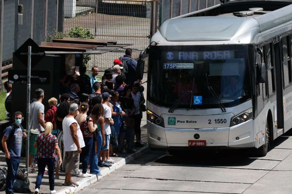 Transporte teve menos reajustes, mas gargalos continuam após 2013