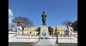 Aos 205 anos, Museu Nacional busca preservar missão educativa