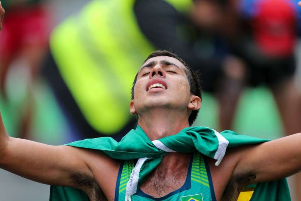 Marcha atlética: Caio Bonfim bate recorde brasileiro nos 20 km