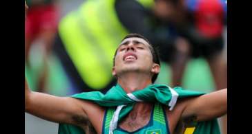 Marcha atlética: Caio Bonfim bate recorde brasileiro nos 20 km