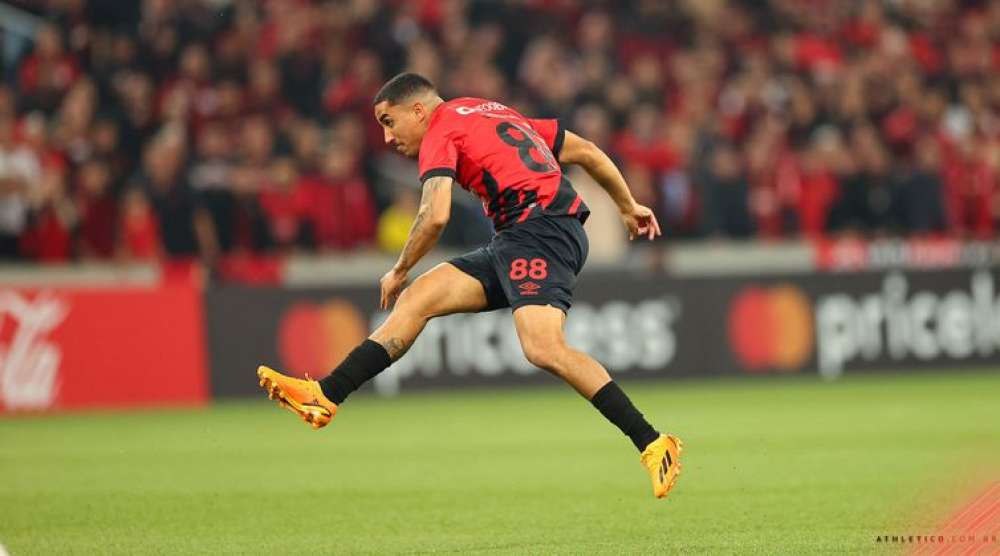 Athletico-PR vence Libertad para avançar às oitavas da Libertadores