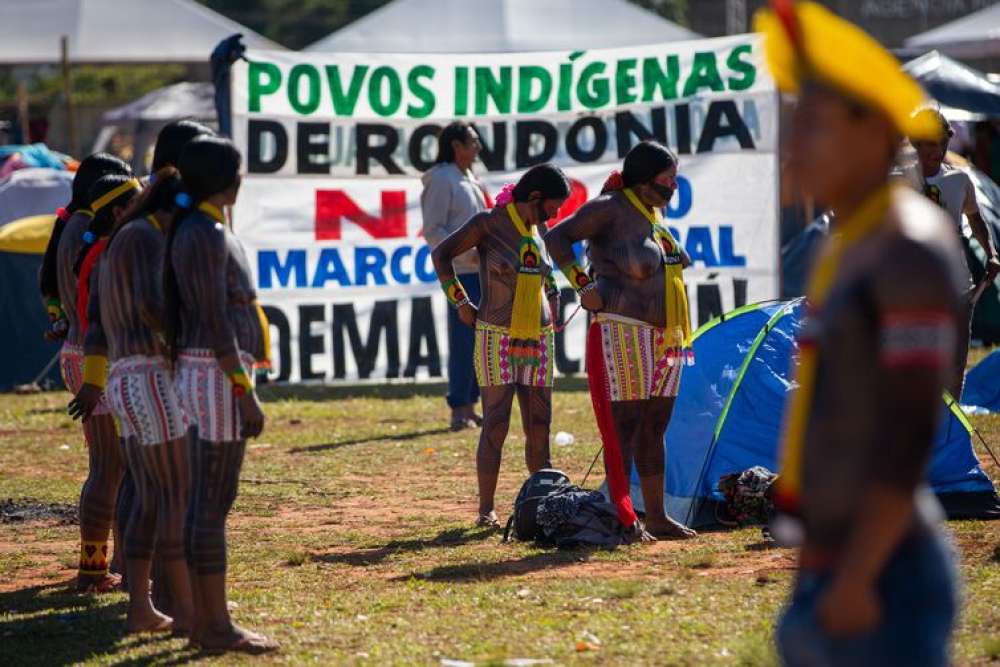 Com indígenas no plenário, STF retoma julgamento de marco temporal