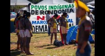 Com indígenas no plenário, STF retoma julgamento de marco temporal