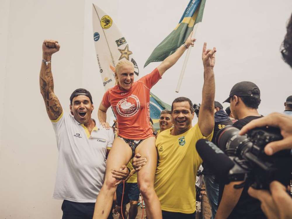 Tatiana Weston-Webb conquista título dos Jogos Mundiais de Surfe