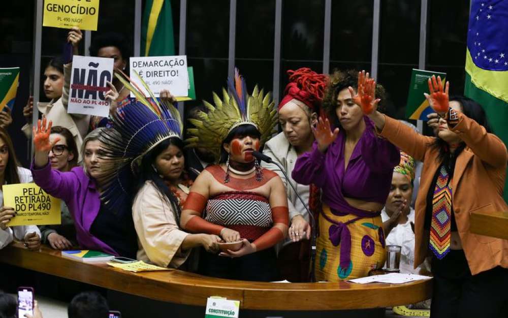 Conselho de Ética da Câmara abre representação contra seis deputadas