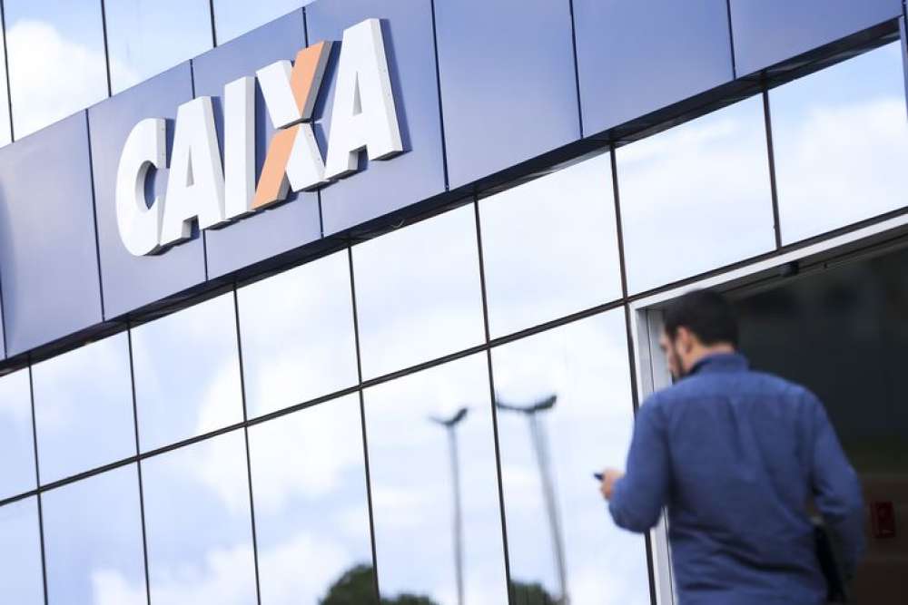 Caixa suspende cobrança de Pix para pessoa jurídica