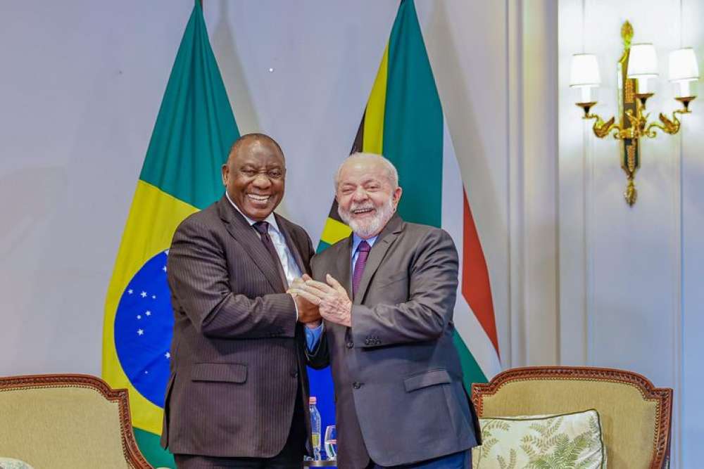 Em Paris, Lula se reúne com presidentes da África do Sul e de Cuba