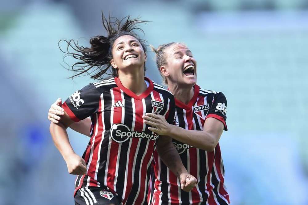 Brasileiro Feminino: São Paulo derrota Palmeiras e alcança semifinal