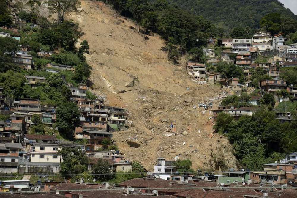 Justiça bloqueia R$ 2 bilhões do estado do RJ para obras em Petrópolis