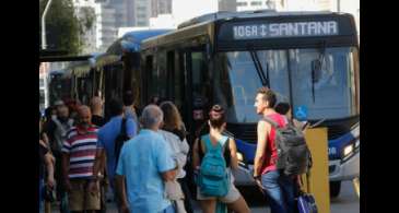 Centro de SP tem manifestação pela tarifa zero no transporte coletivo