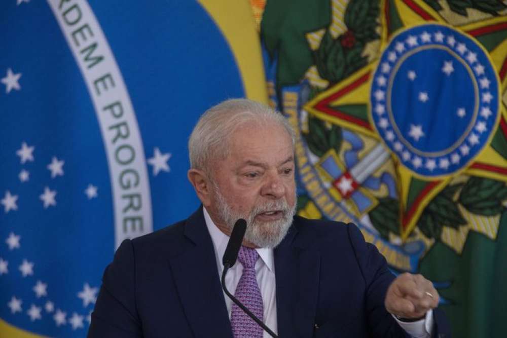 Lula enaltece profissionais da saúde no combate à covid-19