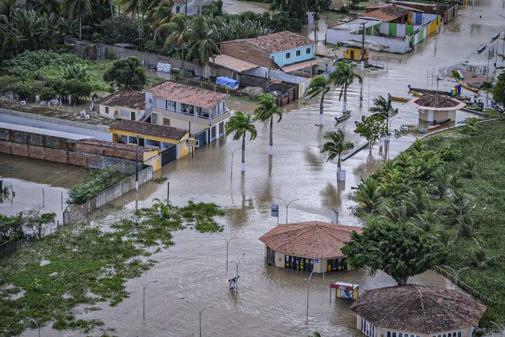 Desastres naturais deixam 48 cidades em estado de emergência