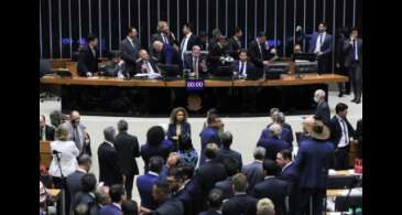 Câmara aprova texto-base da reforma tributária em primeiro turno