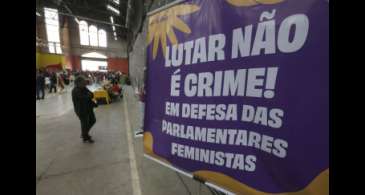 Movimentos fazem ato em defesa do MST e de parlamentares feministas