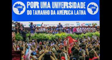 Lula participa de congresso da UNE e promete mais universidades