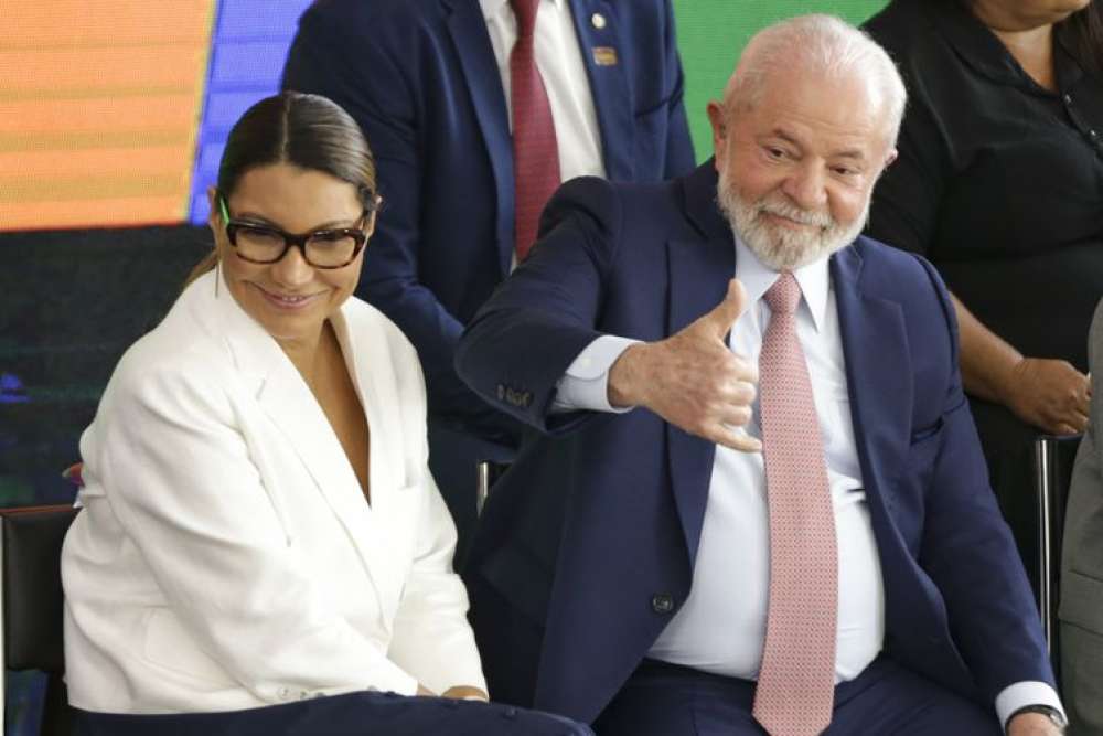 Lula embarca para a Bélgica para discutir cooperação com europeus