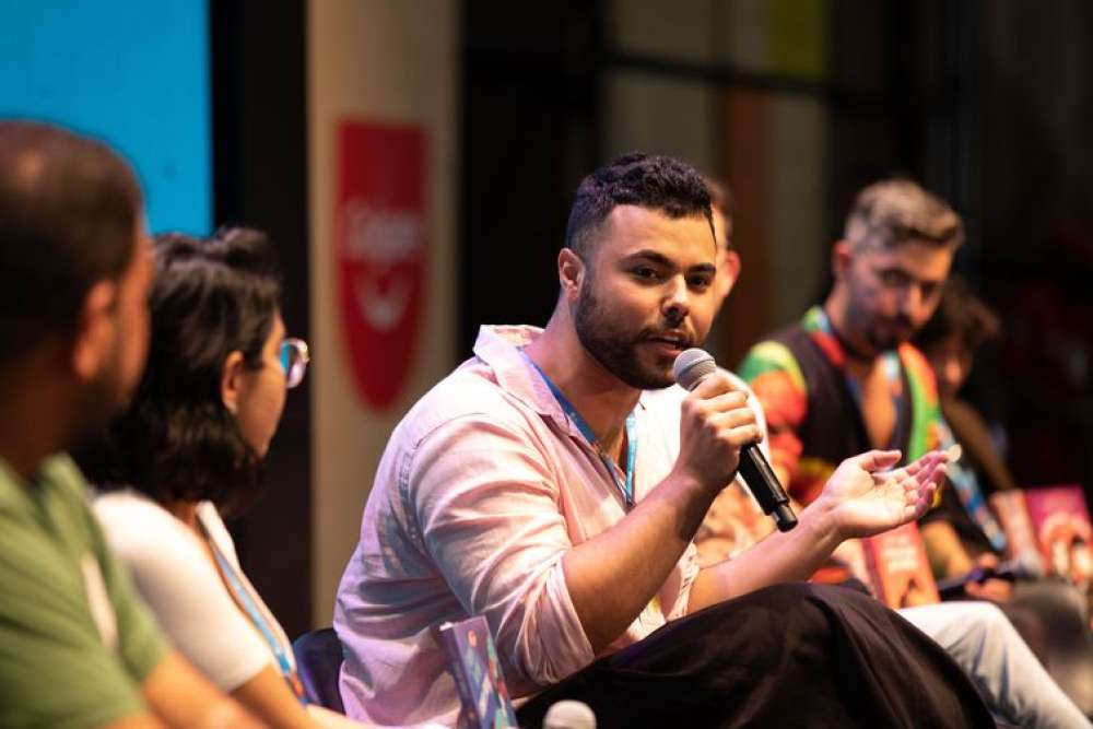 Bienal do Rio: literatura jovem adulta LGBTQIA+ brilha após censura