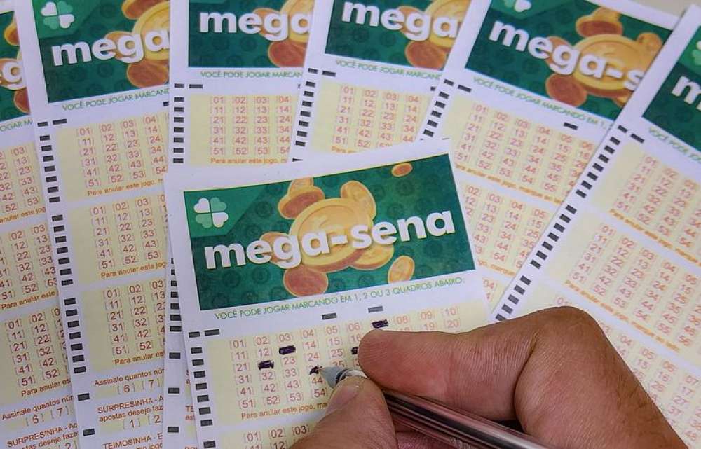 Ninguém acerta sorteio e prêmio da Mega-Sena acumula de novo