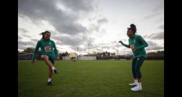 Com passagem de bastão, Marta lidera geração em última Copa do Mundo