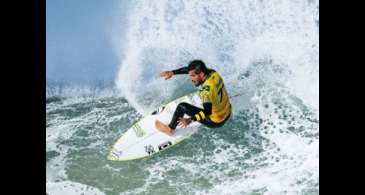 Surfe: Filipinho é tricampeão na África do Sul e carimba vaga em Paris