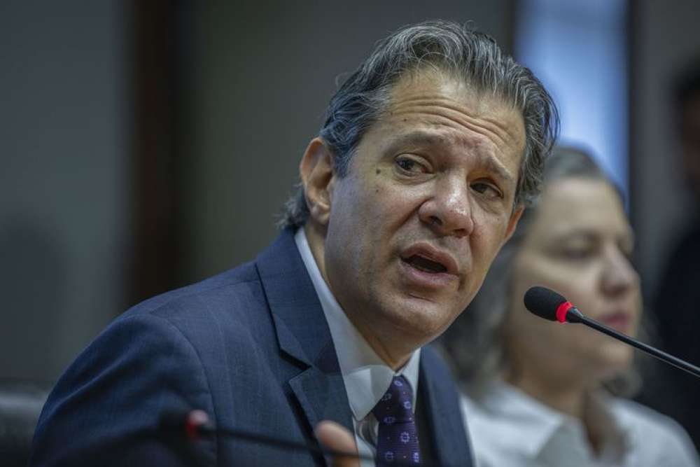 Caminho está pavimentado para queda da Selic, diz Haddad