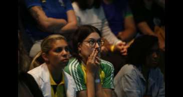 França vence Brasil e assume a ponta do grupo F do Mundial: 2 a 1