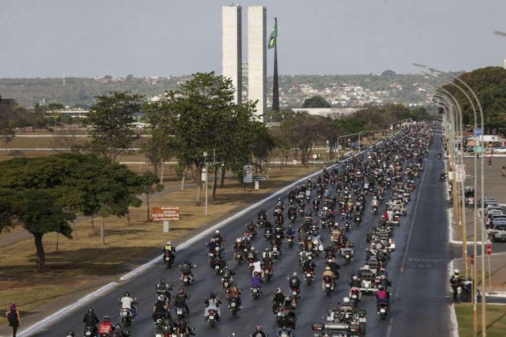 Maior evento de motos da América Latina lota vias de Brasília