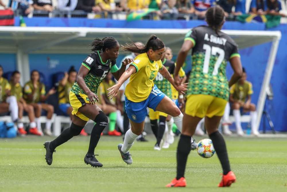 Brasil enfrenta Jamaica precisando de vitória para chegar às oitavas