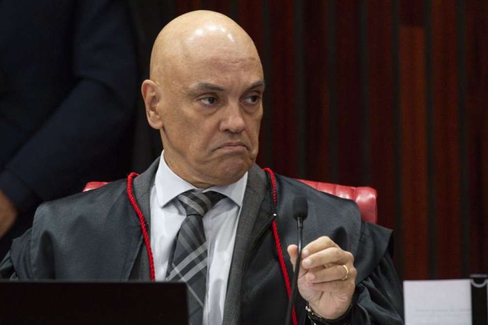 Moraes multa Monark em R$ 300 mil por descumprimento de decisão