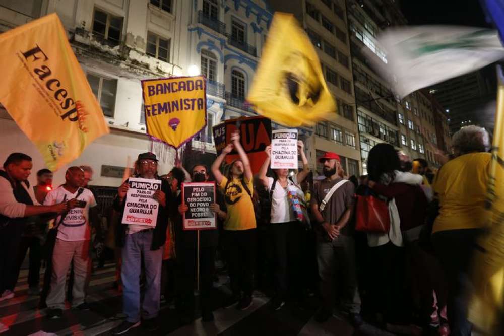 Movimento negro faz ato pedindo fim da Operação Escudo