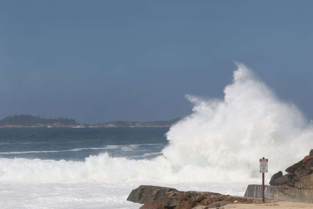 Rio pode ter ondas com até 2,5 metros até meia-noite deste sábado