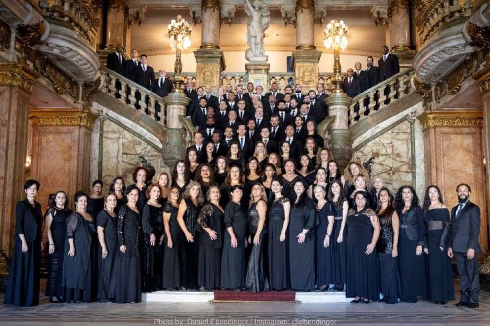 Coro do Theatro Municipal do RJ faz 90 anos e busca popularização