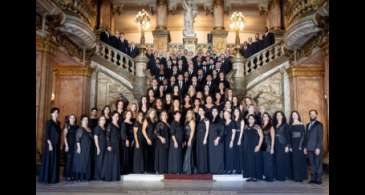 Coro do Theatro Municipal do RJ faz 90 anos e busca popularização