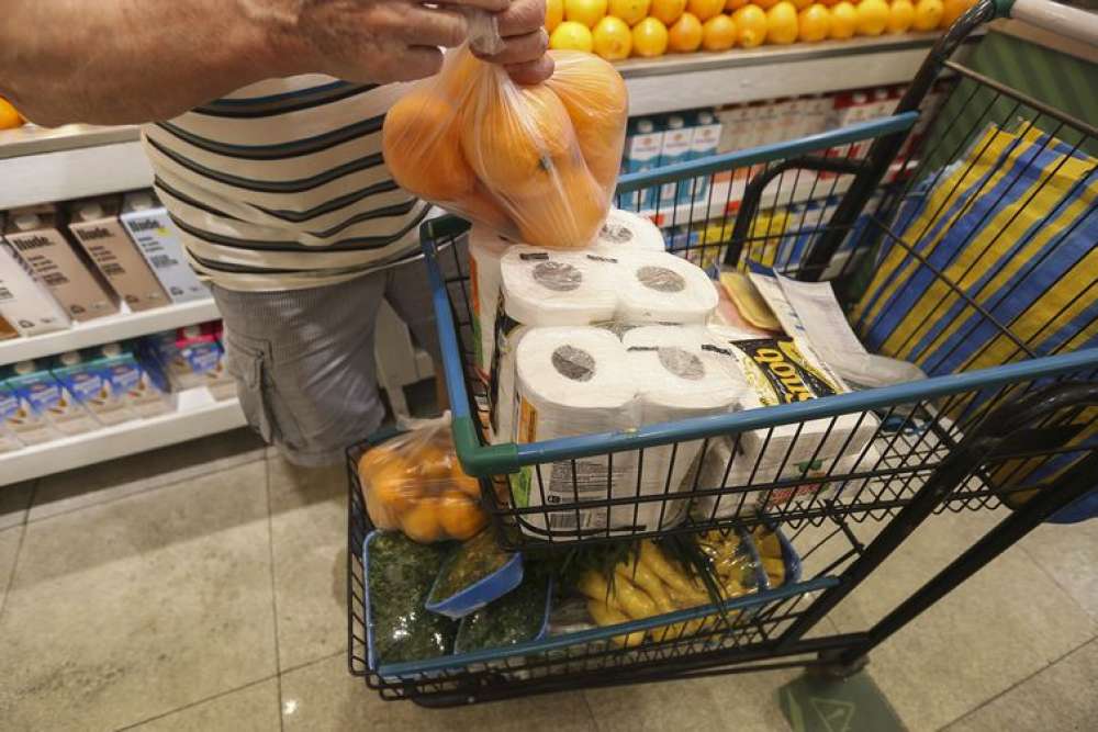 Cesta de famílias com renda mais baixa tem deflação em julho 