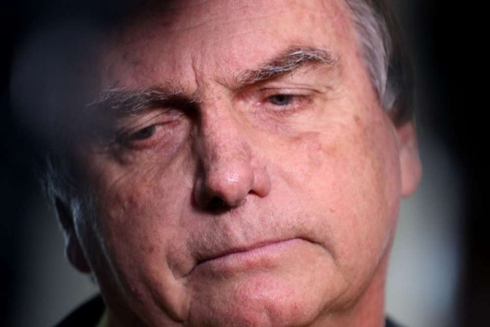 Defesa de Bolsonaro afirma que ele oferecerá sigilo bancário à Justiça