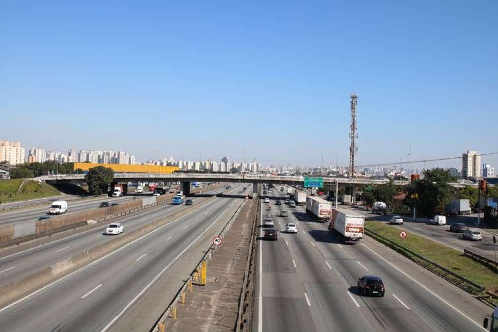 PAC prevê mais de 300 obras em rodovias e ferrovias 